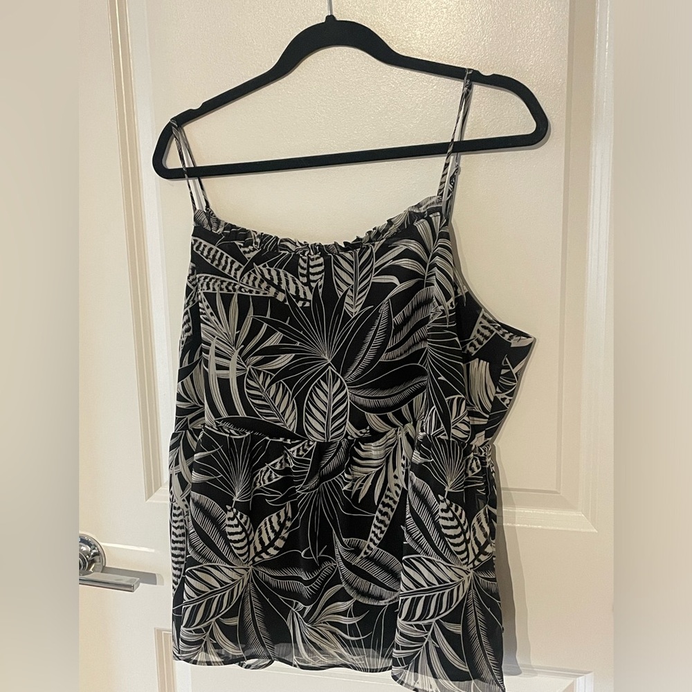 black & white banana republic tank top size XL